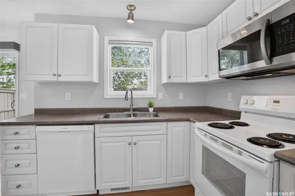 102 Pawlychenko LANE #13, Saskatoon, SK S7V 1G9