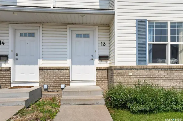 102 Pawlychenko LANE #13, Saskatoon, SK S7V 1G9