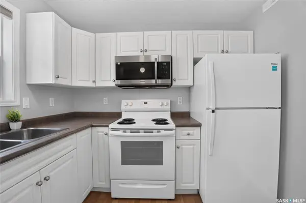 102 Pawlychenko LANE #13, Saskatoon, SK S7V 1G9