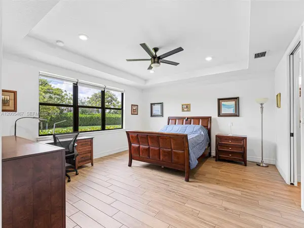 4569 N Silverwood Ln, Oakland Park, FL 33309