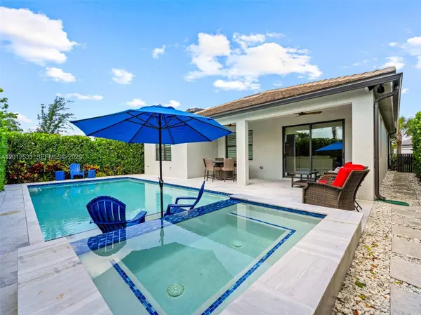 4460 Waterside Dr, Oakland Park, FL 33309