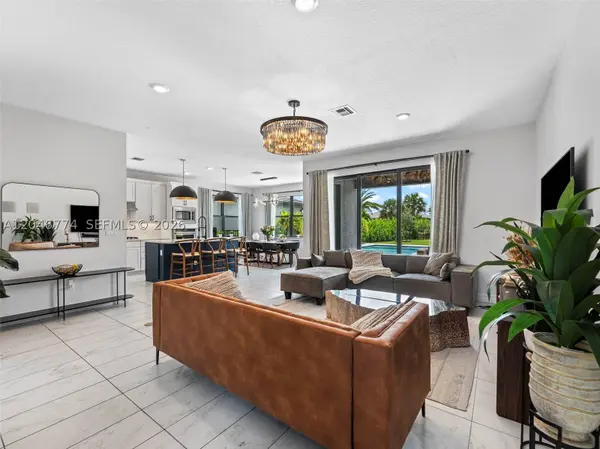 4482 Silverwood Ln S, Oakland Park, FL 33309