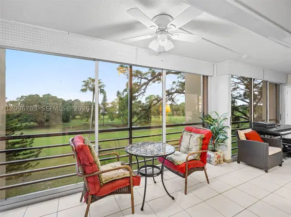 3661 Via Poinciana #401, Lake Worth, FL 33467