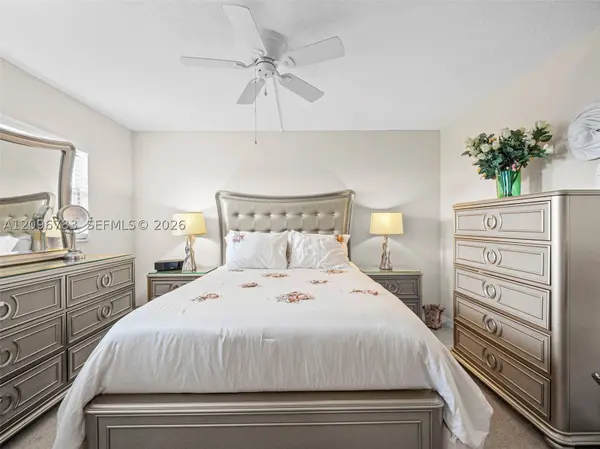 3661 Via Poinciana #401, Lake Worth, FL 33467