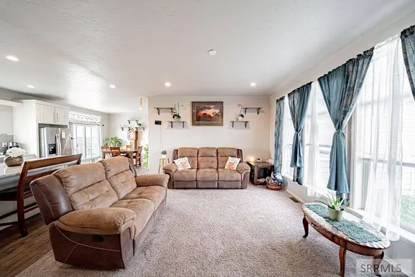563 N 3000 E, St Anthony, ID 83445
