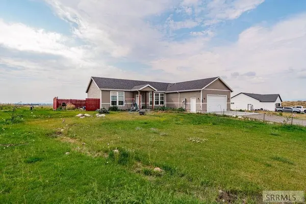 563 N 3000 E, St Anthony, ID 83445