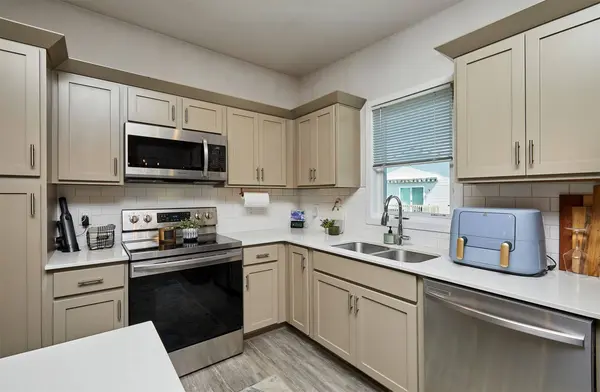 16621 Goodman Drive, Urbandale, IA 50323