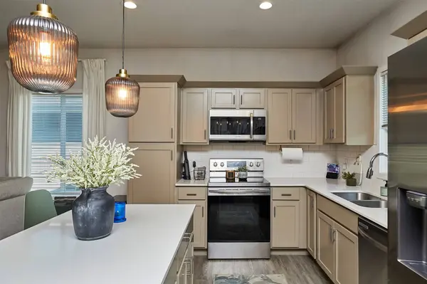 16621 Goodman Drive, Urbandale, IA 50323