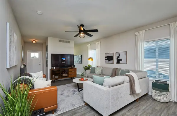 16621 Goodman Drive, Urbandale, IA 50323
