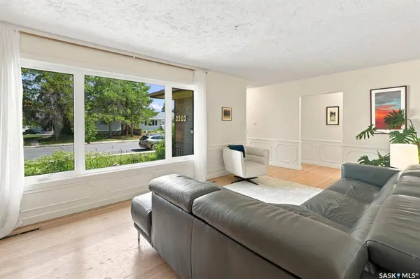 2202 Albert AVENUE, Saskatoon, SK S7J 1K2