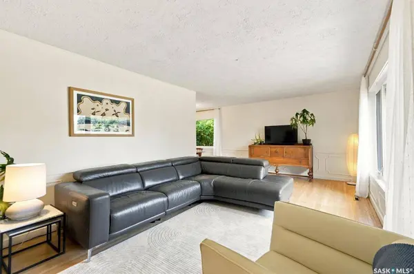 2202 Albert AVENUE, Saskatoon, SK S7J 1K2