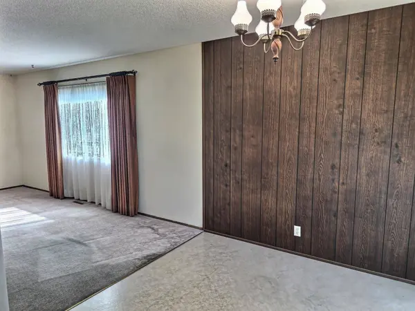 901 W 52nd St. S., Wichita, KS 67217