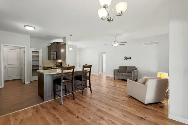 1229 S Ward, Haysville, KS 67060