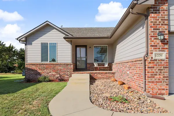 1229 S Ward, Haysville, KS 67060