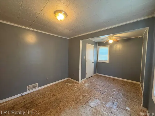453 Spruce ST, Wyandotte, MI 48192