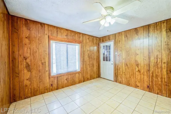 453 Spruce ST, Wyandotte, MI 48192