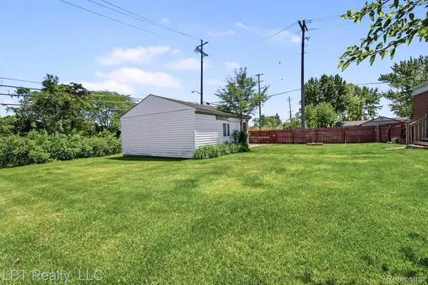 18181 Winwood CT, Brownstown Charter Township, MI 48193