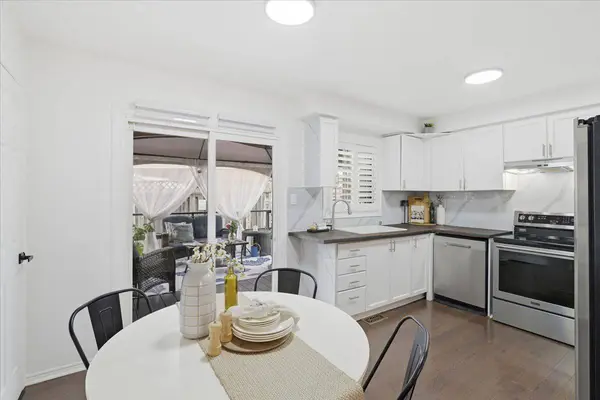 831 Lavis ST, Oshawa, ON L1K 1W8