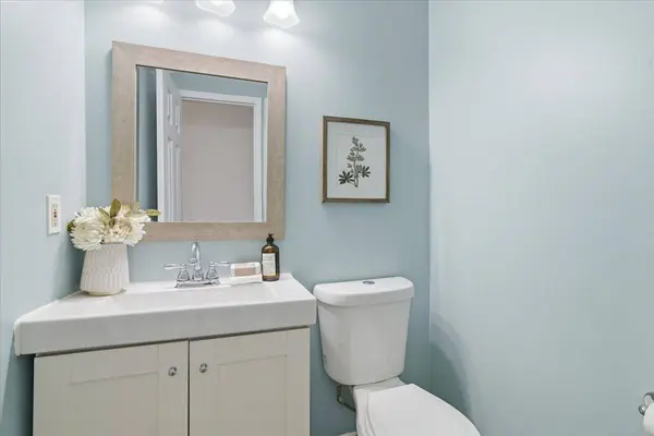 831 Lavis ST, Oshawa, ON L1K 1W8