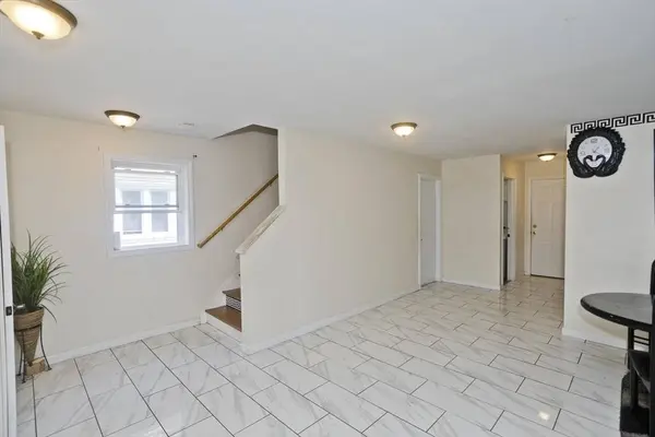 175 Bloomfield Street, Springfield, MA 01108