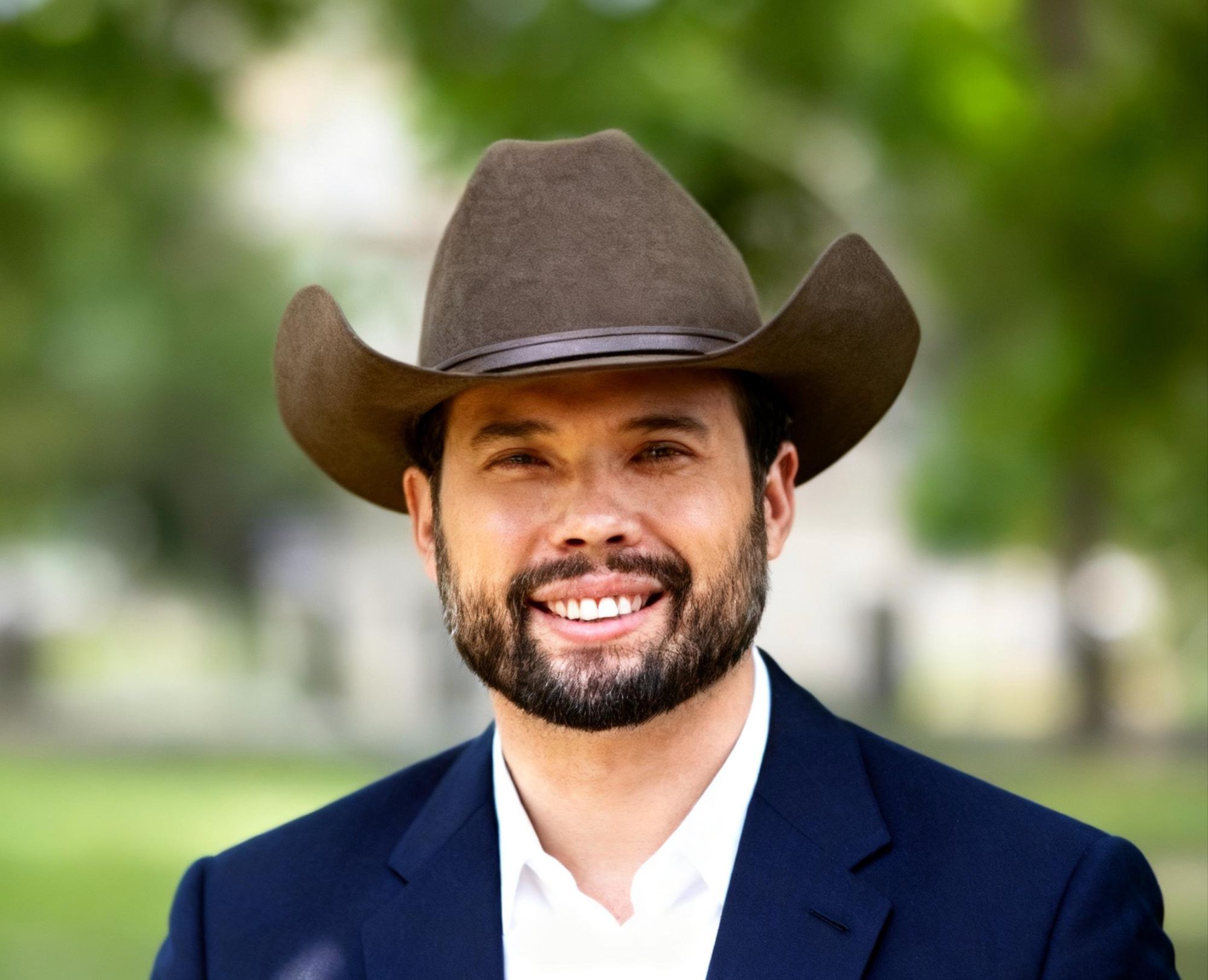Professional Veterans United loan officer helping military families and VA homebuyers in El Paso, Texas with VA loan pre-approval and home financing guidance.
