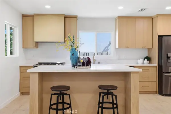 7446 Dempsey AVE, Lake Balboa, CA 91406
