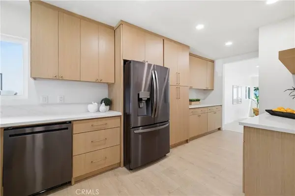 7446 Dempsey AVE, Lake Balboa, CA 91406