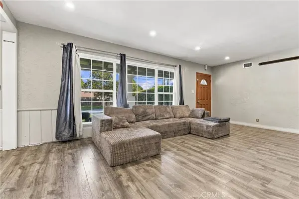 9625 Orion, North Hills, CA 91343