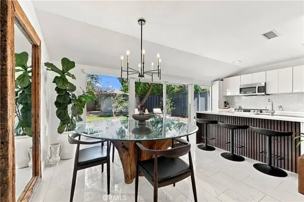 17417 Sherman WAY, Lake Balboa, CA 91406