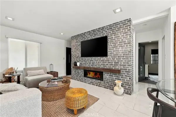 17417 Sherman WAY, Lake Balboa, CA 91406