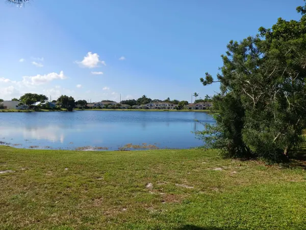 48 BUXTON LN, Boynton Beach, FL 33426