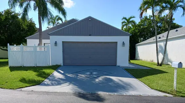 48 BUXTON LN