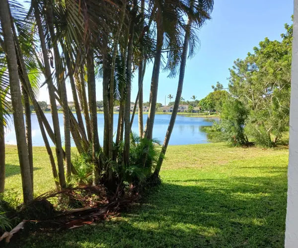 48 BUXTON LN, Boynton Beach, FL 33426