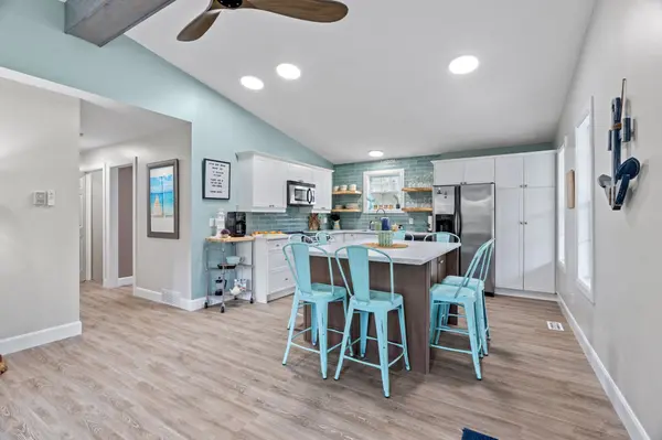 10-web-or-mls-7652 Riverside Dr, Port Franks_29 (1)