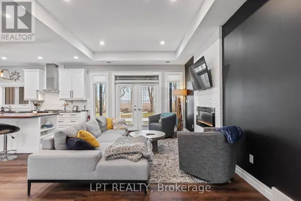 8439 LAZY LANE, Lambton Shores, ON N0M2N0