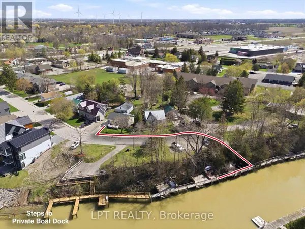 30 SAUBLE RIVER ROAD, Lambton Shores (grand Bend), ON N0M1T0
