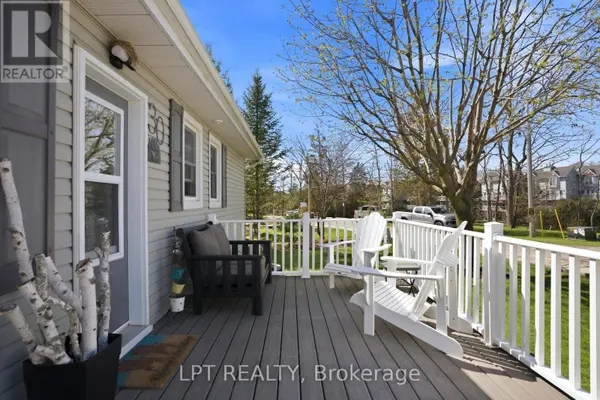 30 SAUBLE RIVER ROAD, Lambton Shores (grand Bend), ON N0M1T0