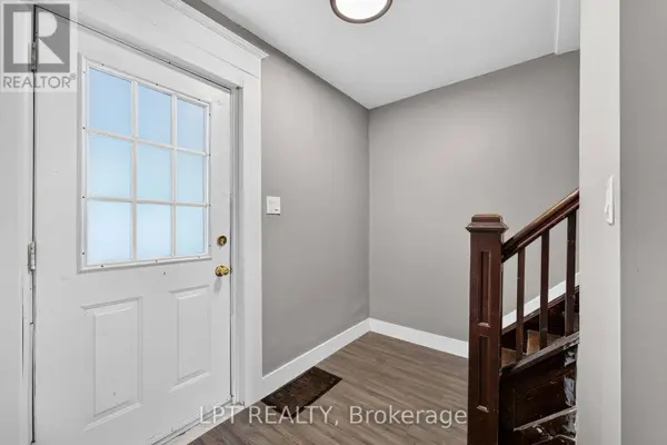 38 MAIN STREET N, Huron East (seaforth), ON N0K1W0