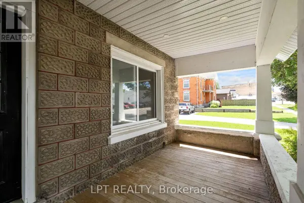 38 MAIN STREET N, Huron East (seaforth), ON N0K1W0