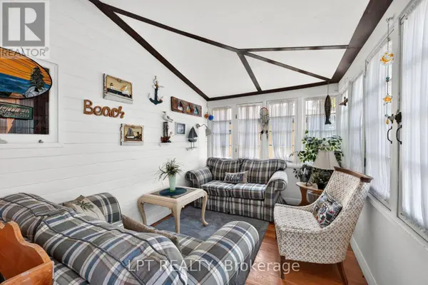 30 WOODWARD AVENUE, Lambton Shores (grand Bend), ON N0M1T0