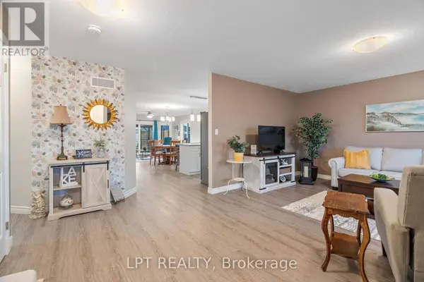 102 HURON HEIGHTS DRIVE, Ashfield-colborne-wawanosh (colborne), ON N7A0C6