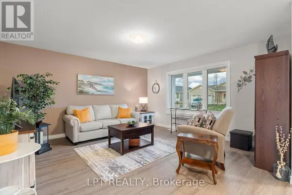 102 HURON HEIGHTS DRIVE, Ashfield-colborne-wawanosh (colborne), ON N7A0C6