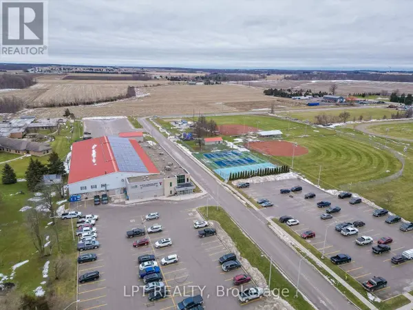 208 MERRITT COURT, North Middlesex (parkhill), ON N0M2K0