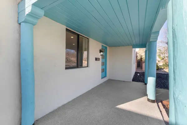 425 Carlisle Blvd NE, Albuquerque, NM 87106-1320
