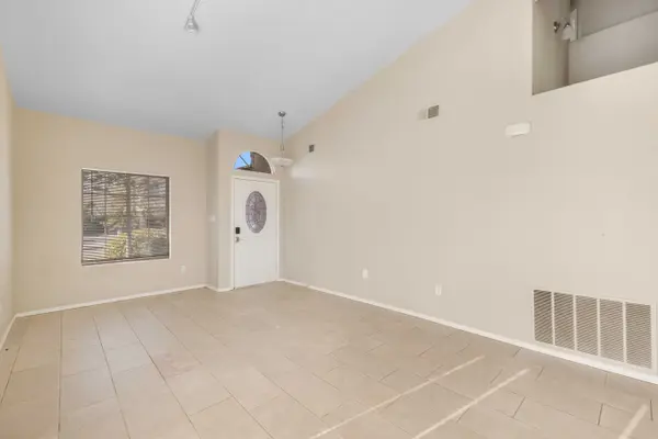 3333 Hunters Meadows Cir NE, Rio Rancho, NM 87144-4041