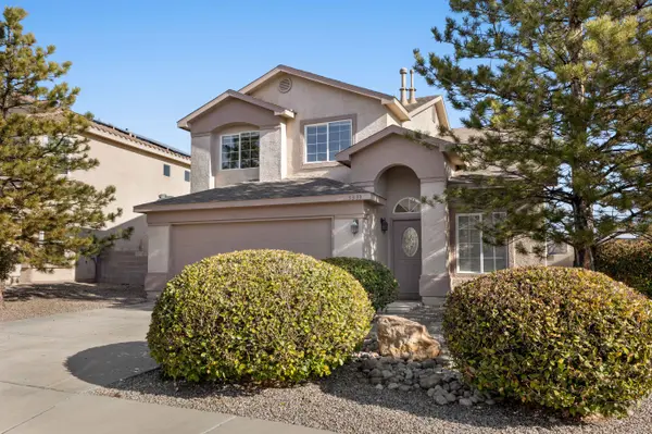 3333 Hunters Meadows Cir NE, Rio Rancho, NM 87144-4041