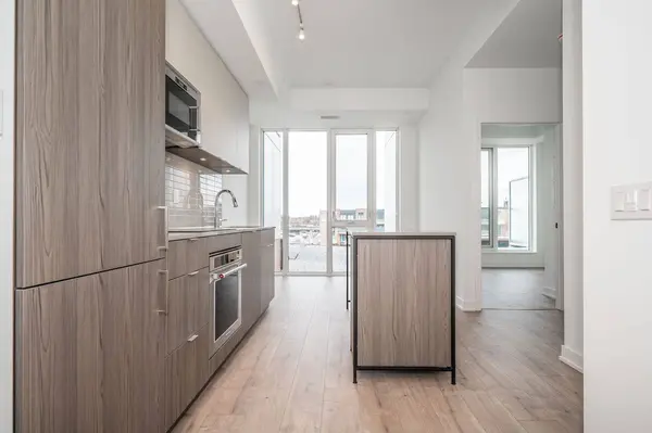 220 Missinnihe WAY #517, Mississauga, ON L5H 0A7