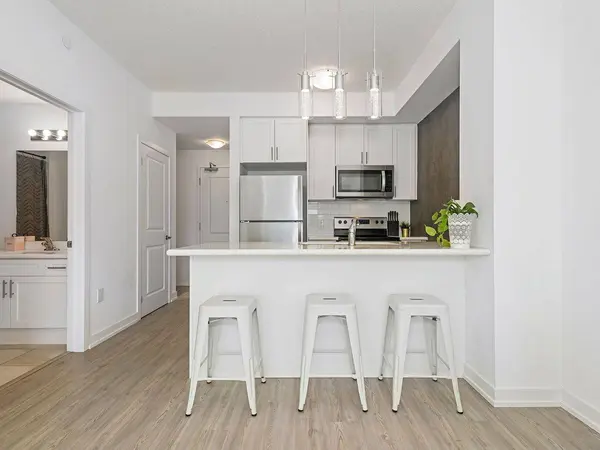 460 Dundas ST E #209, Hamilton, ON L8B 2A5