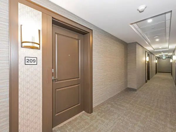 460 Dundas ST E #209, Hamilton, ON L8B 2A5