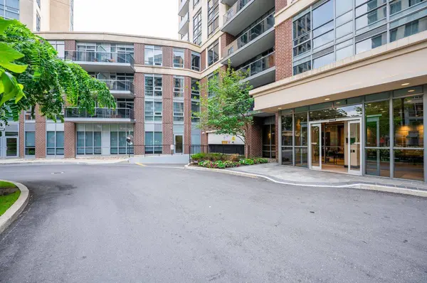 1 Michael Power PL, Toronto W08, ON M9A 0A1
